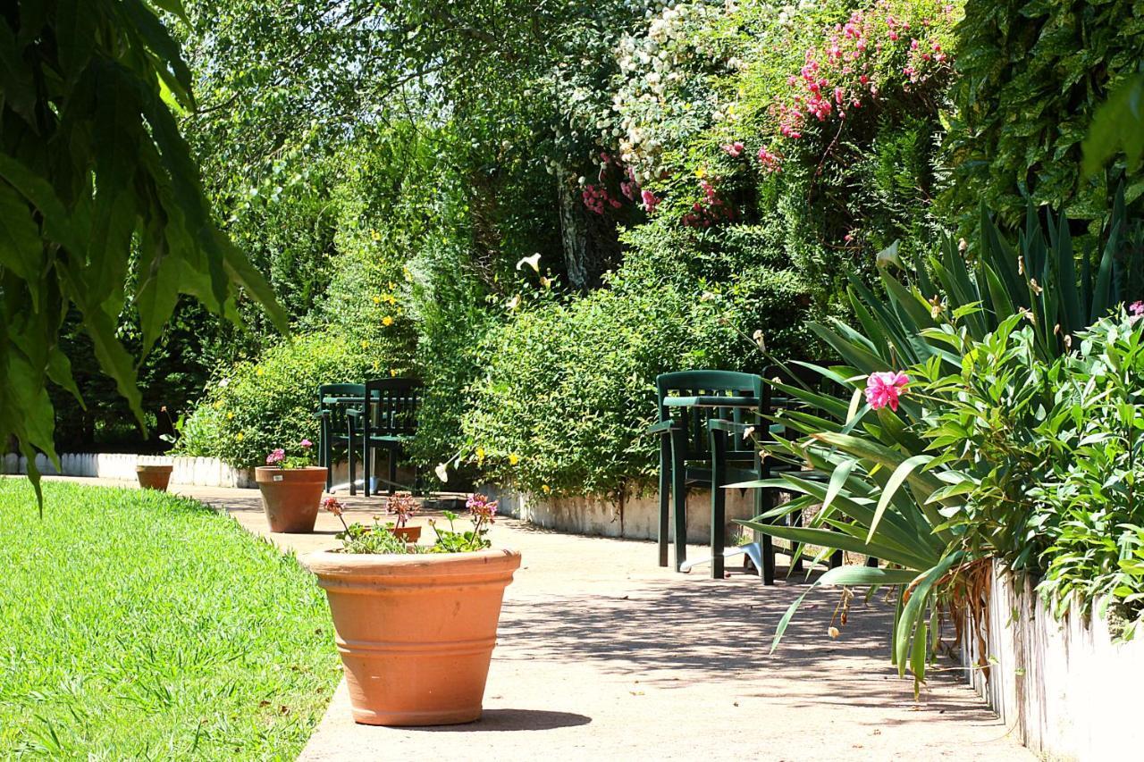 Louhossoa Hotel Le Trinquet מראה חיצוני תמונה